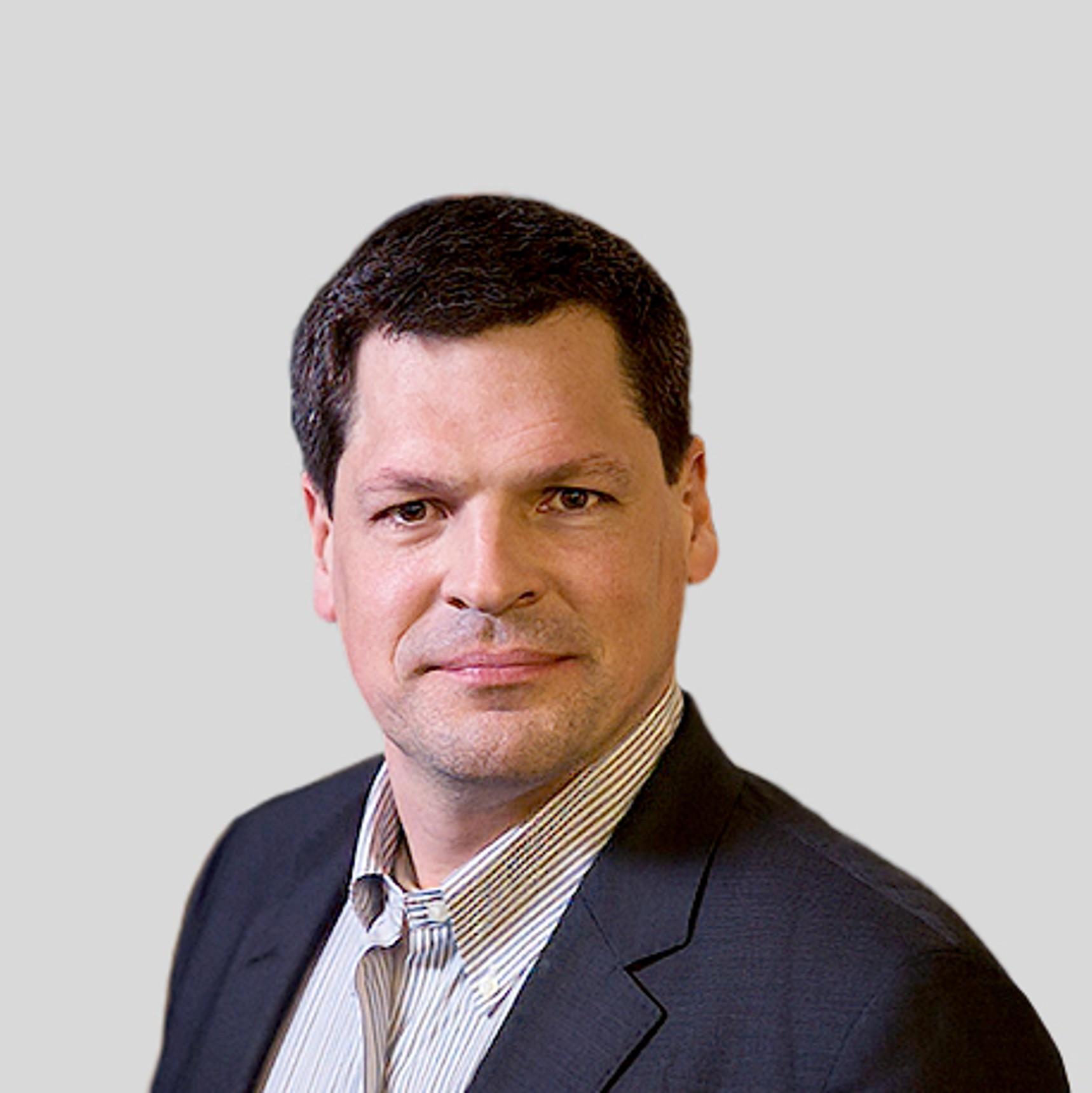 Oliver Conze Headshot.jpg